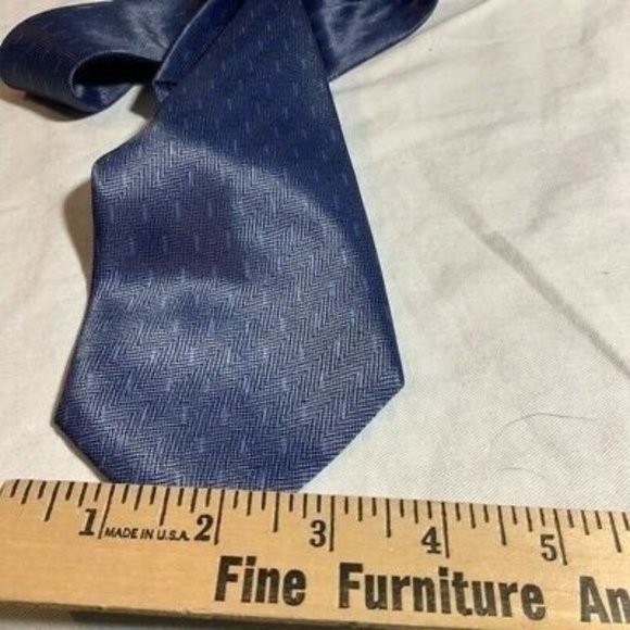 Luigi Valentino Mens Necktie - Picture 3 of 5